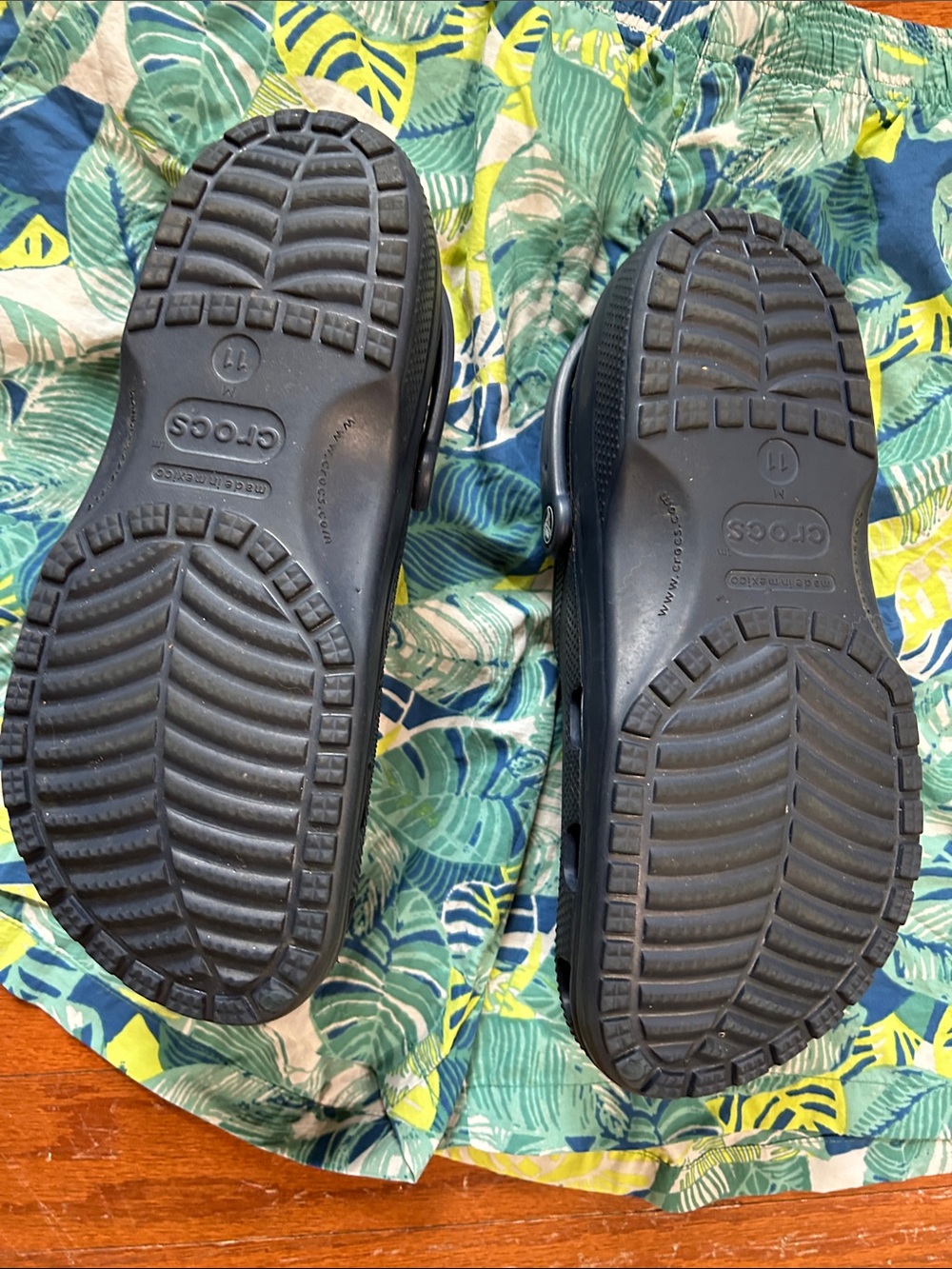 Crocs-Navy Size 11 - Picture 3 of 7